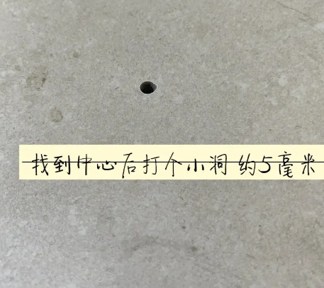 乌鲁木齐瓷砖空鼓维修公司专业解答在瓷砖铺贴过程中，如果砂料搅拌不均匀，将会带来以下问题